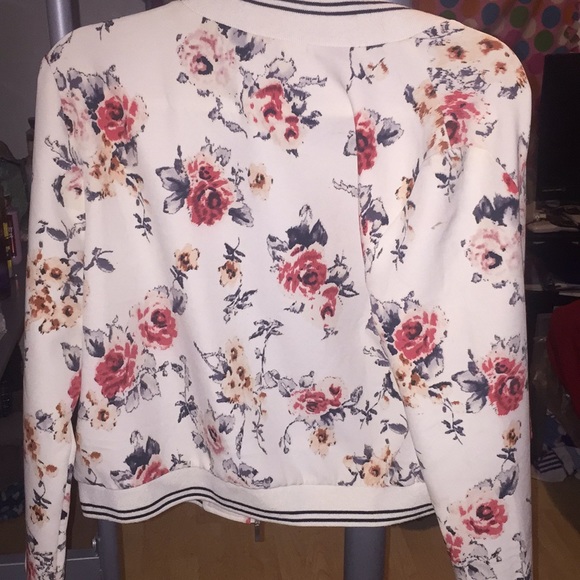 Flower jacket - Picture 3 of 3